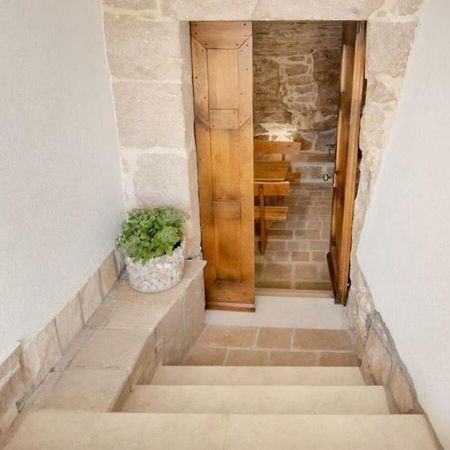 Dvori Stipanovi With Heated Pool And Jacuzzi Villa Donje Rascane Buitenkant foto