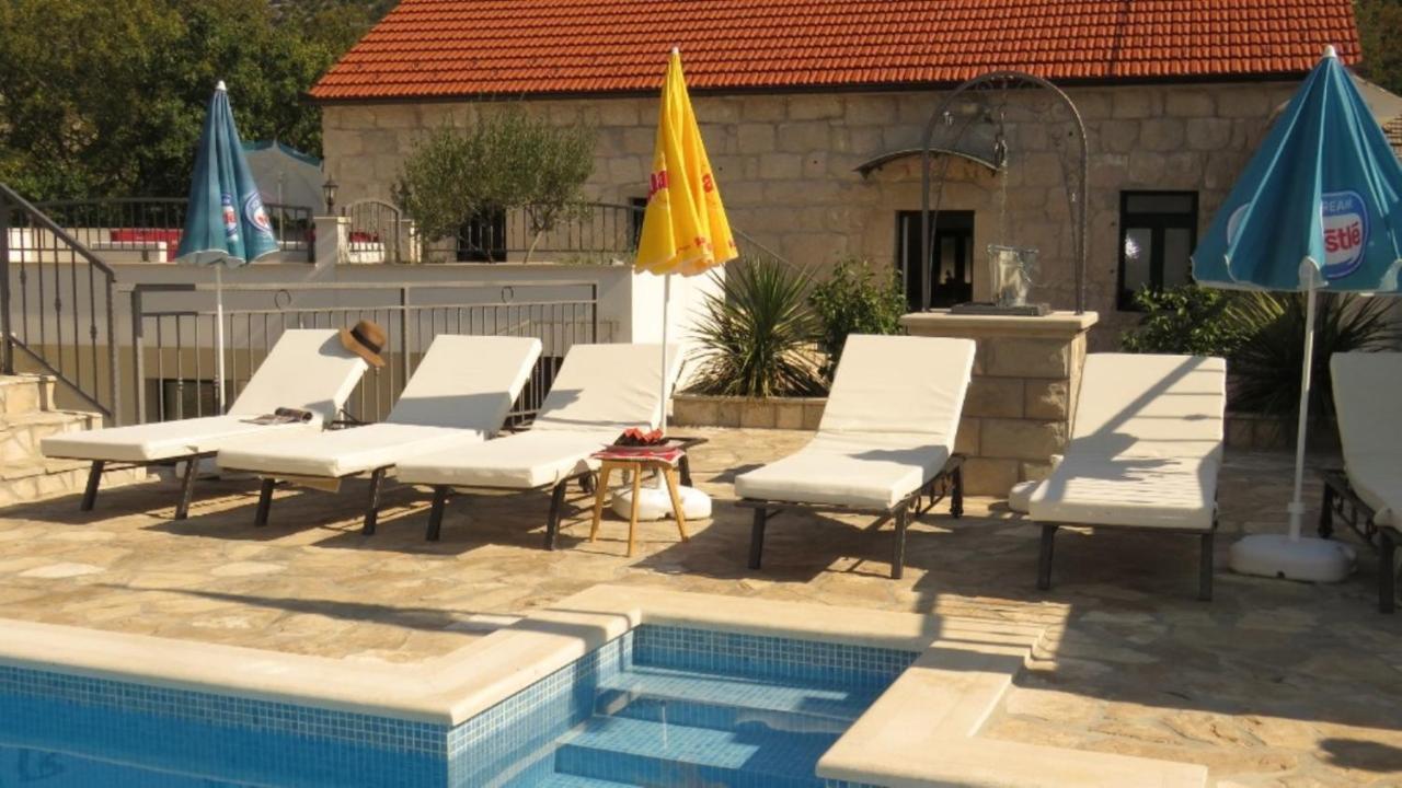 Dvori Stipanovi With Heated Pool And Jacuzzi Villa Donje Rascane Buitenkant foto