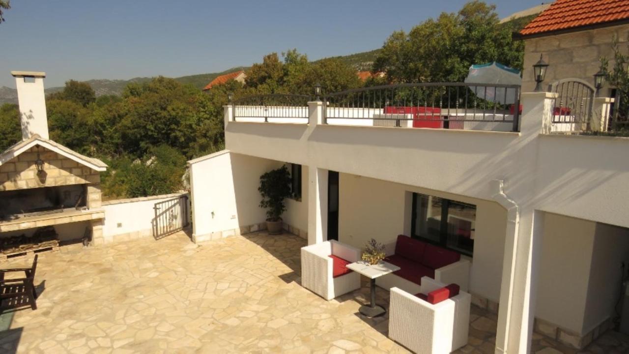 Dvori Stipanovi With Heated Pool And Jacuzzi Villa Donje Rascane Buitenkant foto