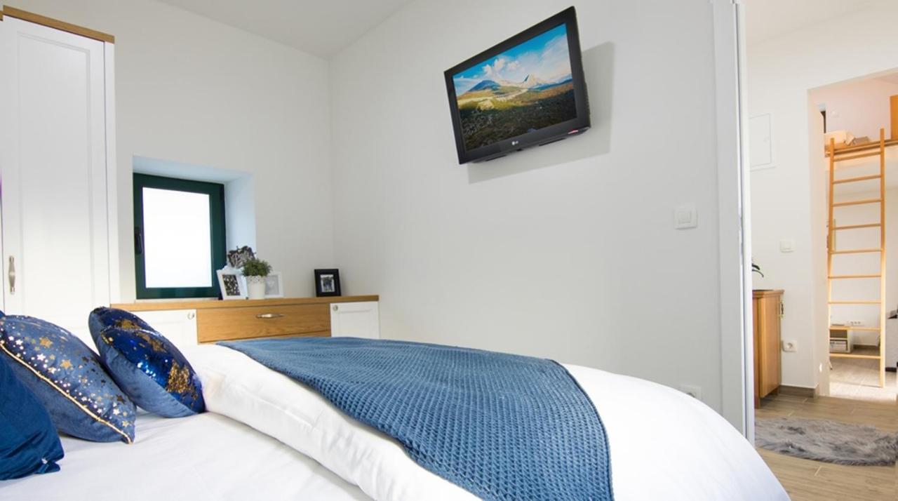 Dvori Stipanovi With Heated Pool And Jacuzzi Villa Donje Rascane Buitenkant foto