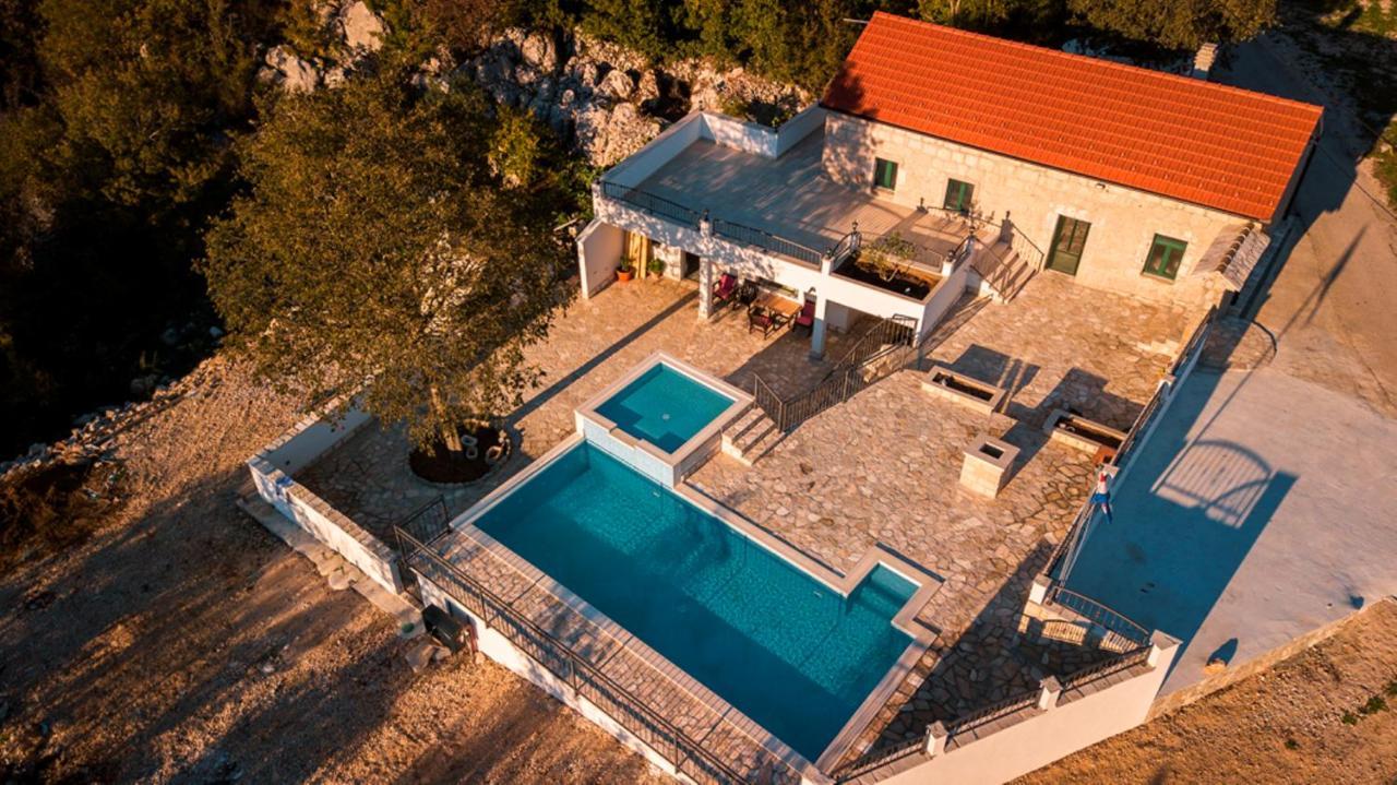 Dvori Stipanovi With Heated Pool And Jacuzzi Villa Donje Rascane Buitenkant foto