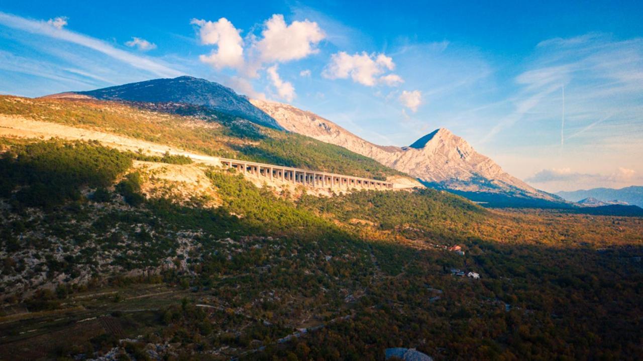 Dvori Stipanovi With Heated Pool And Jacuzzi Villa Donje Rascane Buitenkant foto