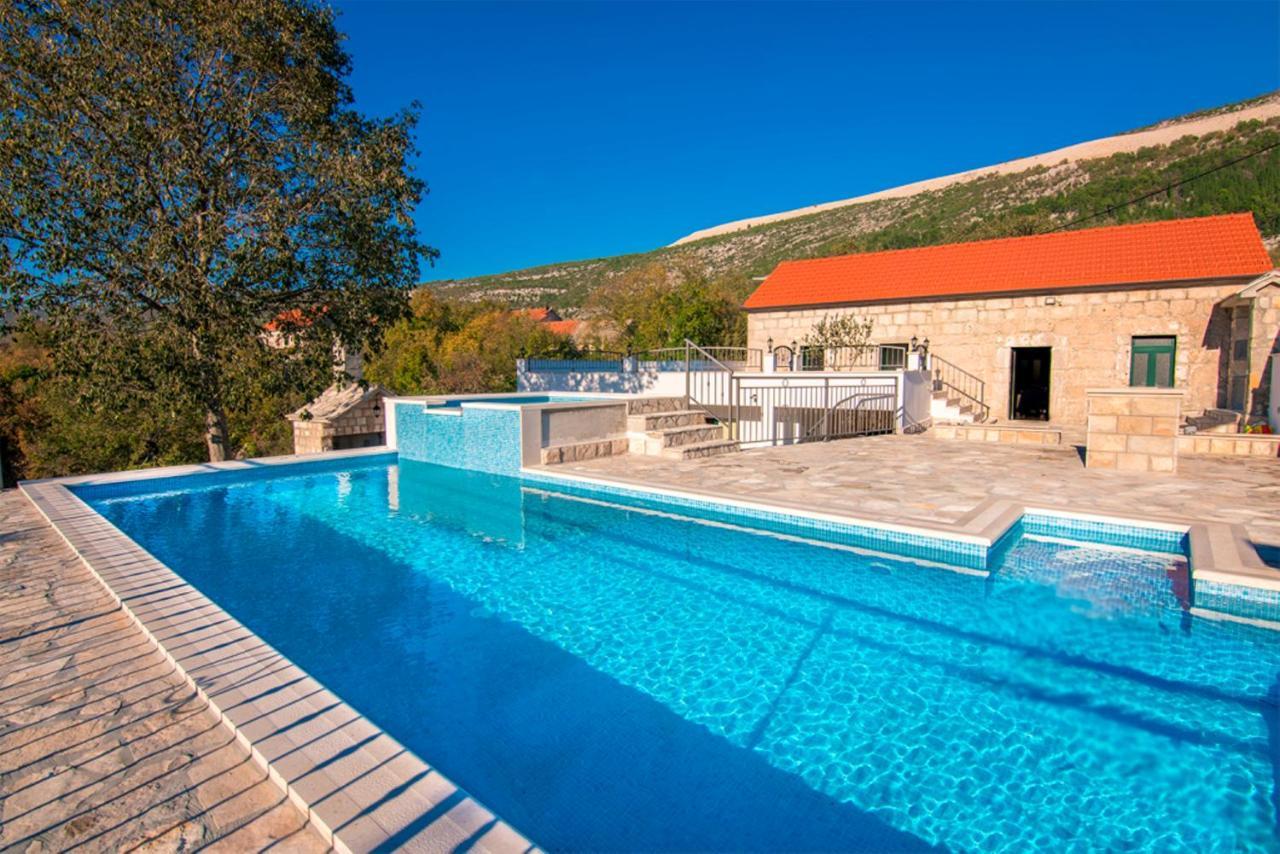 Dvori Stipanovi With Heated Pool And Jacuzzi Villa Donje Rascane Buitenkant foto