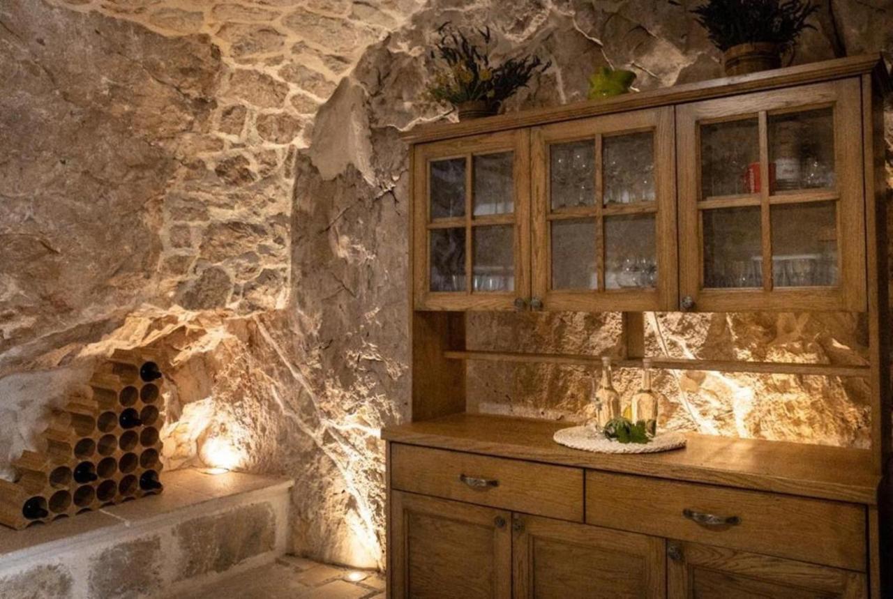 Dvori Stipanovi With Heated Pool And Jacuzzi Villa Donje Rascane Buitenkant foto