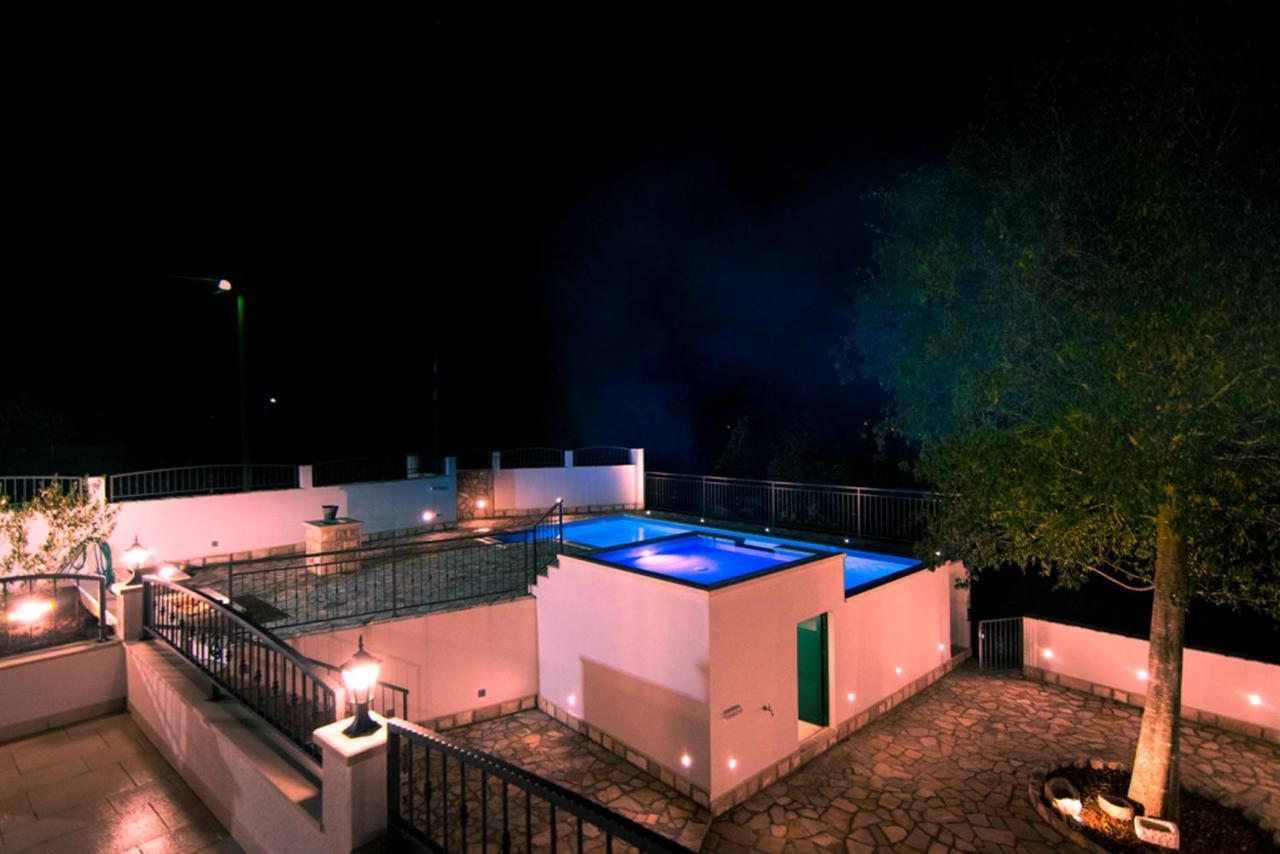 Dvori Stipanovi With Heated Pool And Jacuzzi Villa Donje Rascane Buitenkant foto