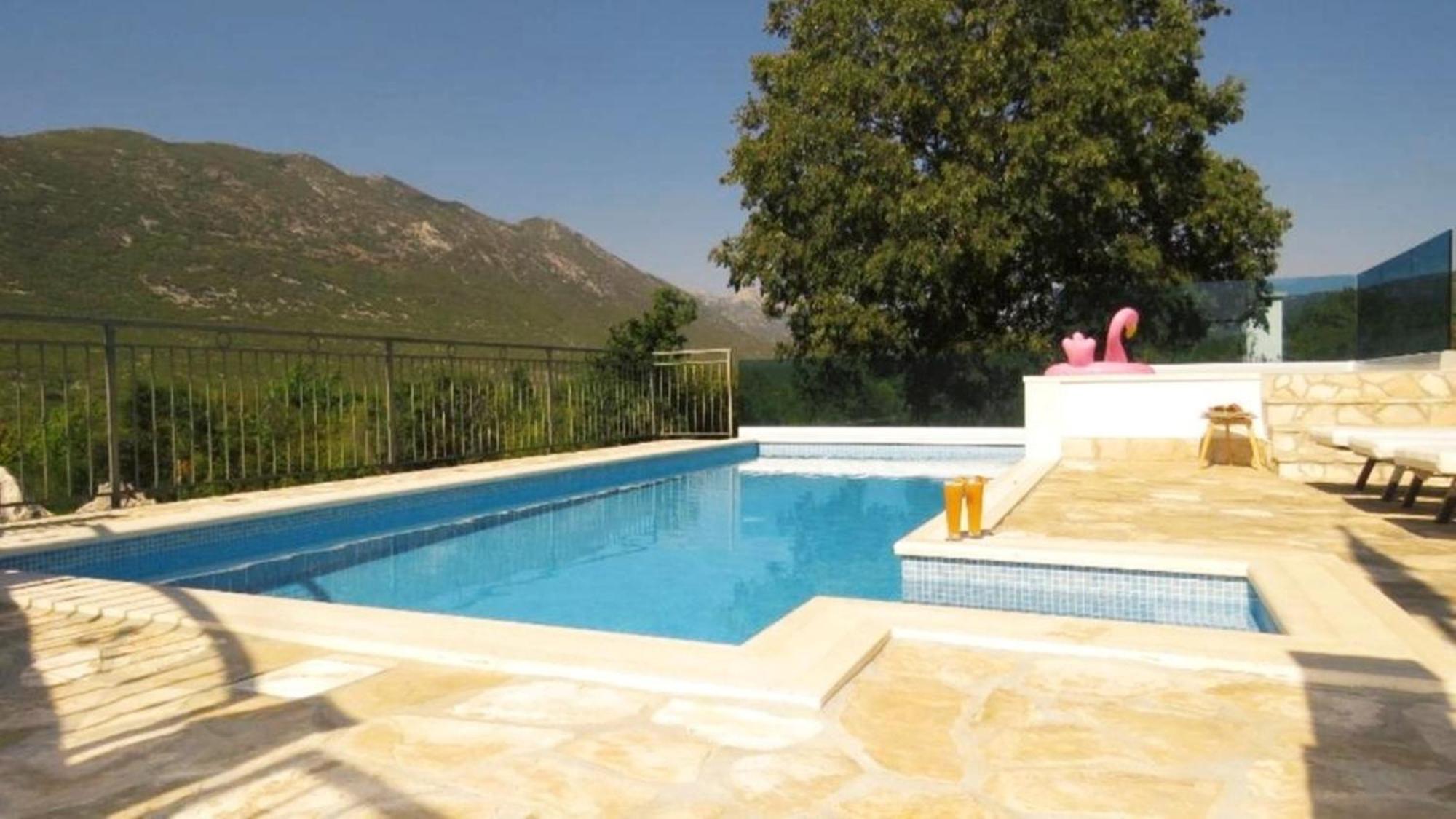 Dvori Stipanovi With Heated Pool And Jacuzzi Villa Donje Rascane Buitenkant foto