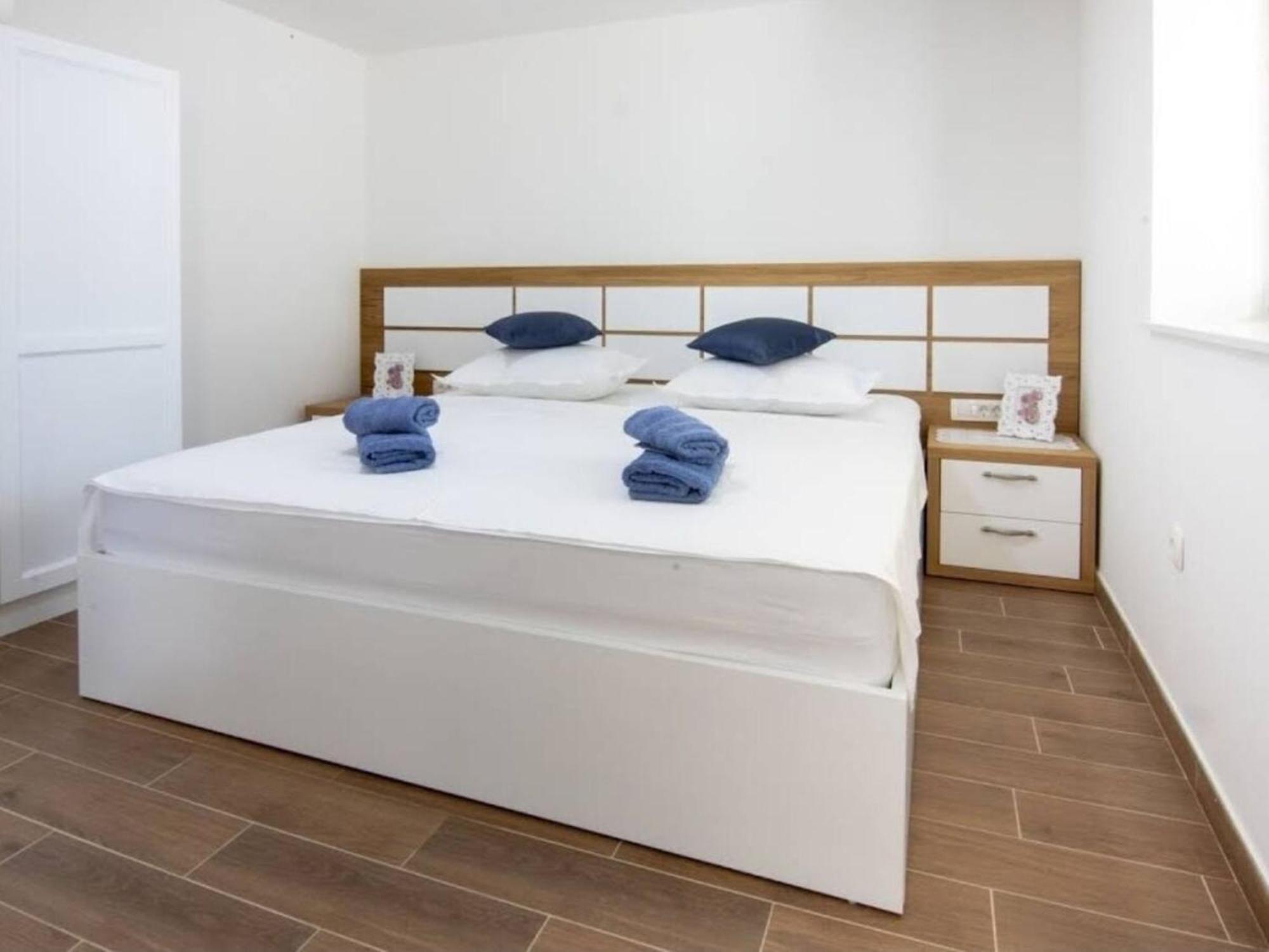 Dvori Stipanovi With Heated Pool And Jacuzzi Villa Donje Rascane Buitenkant foto