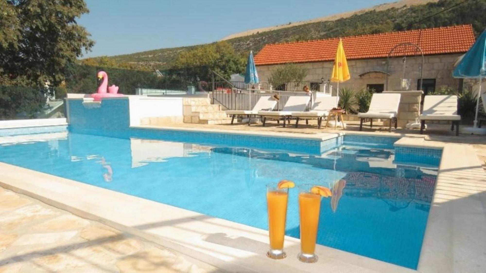 Dvori Stipanovi With Heated Pool And Jacuzzi Villa Donje Rascane Buitenkant foto